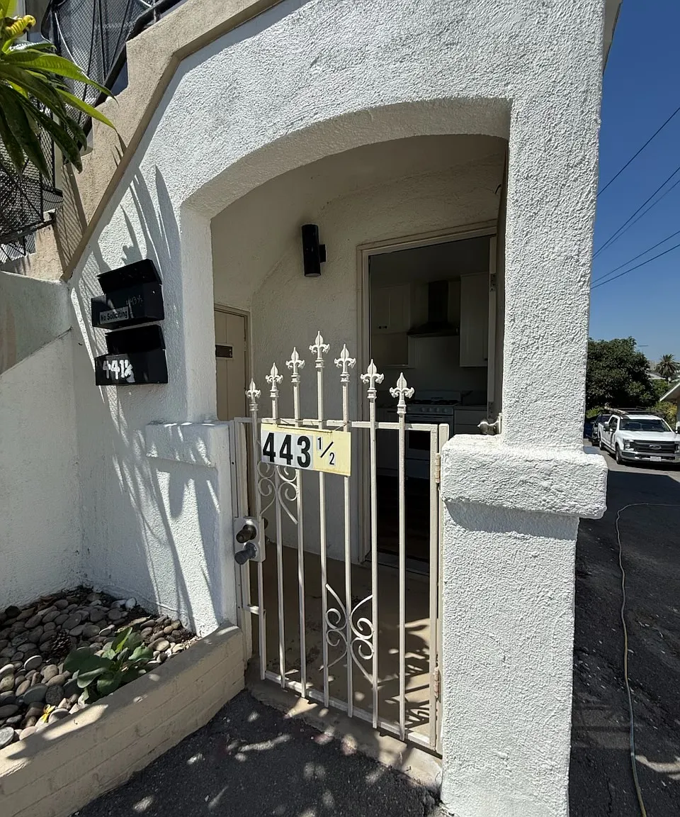 Studio, 385 sqft, $1,980 — Photo 1