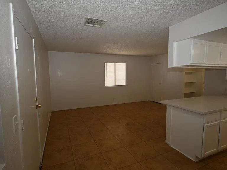 302 Eastminister Ct #A — Photo 4