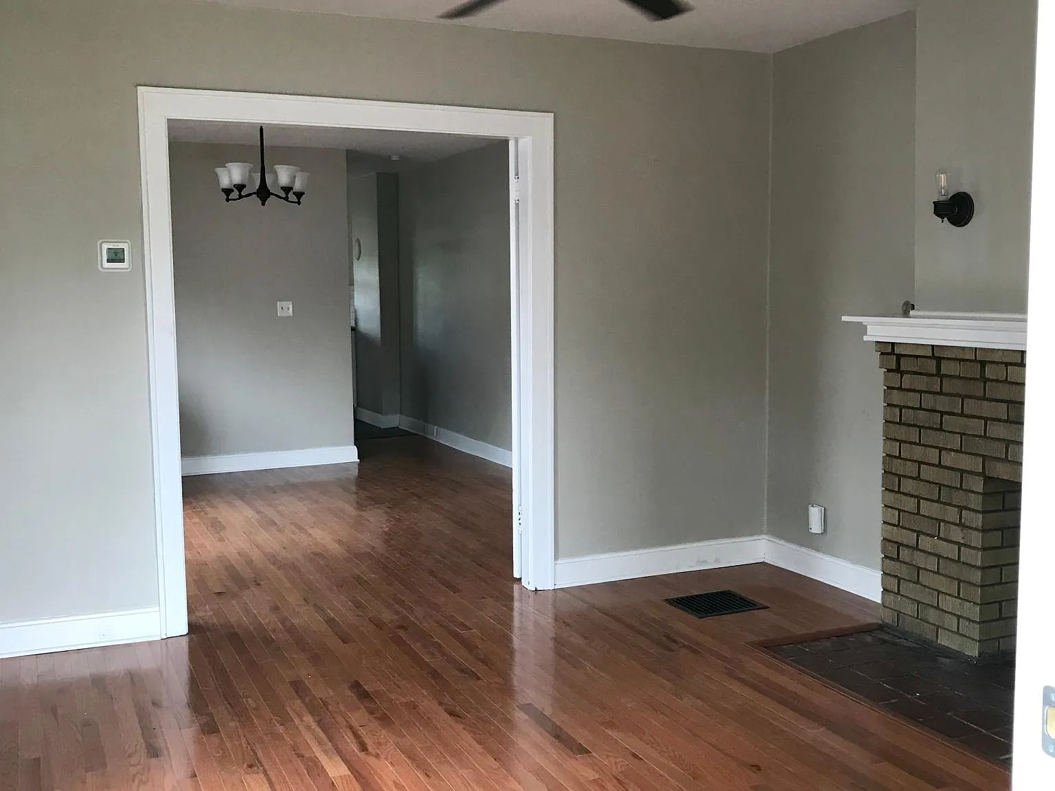 3 bed, 1250 sqft, $1,400 — Photo 2
