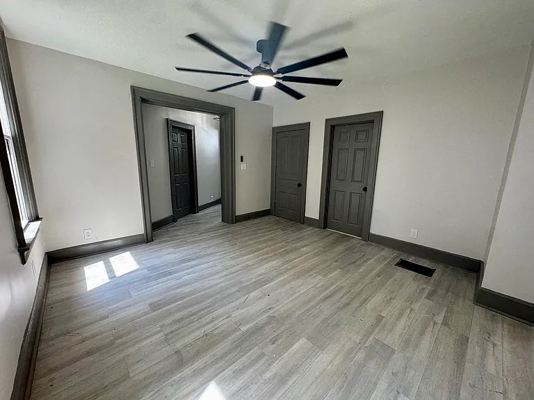 516 Prytania Ave — Photo 3