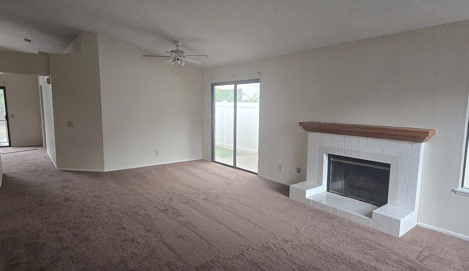 Beautiful Single-Family Home for RENT! — Photo 2