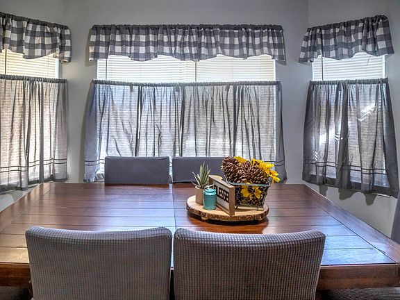 5th image of 704 Palm Dr
