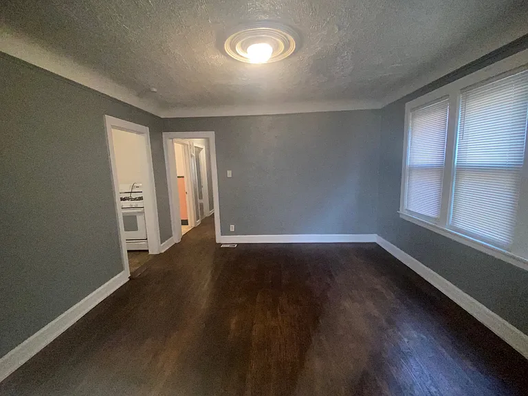 3831 Waverly St — Photo 12
