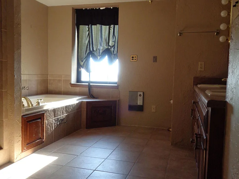 303 N Kansas Ave #201 — Photo 10