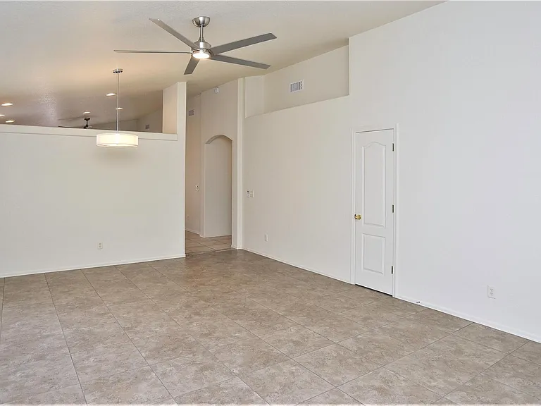 2633 W Cezanne Cir — Photo 3