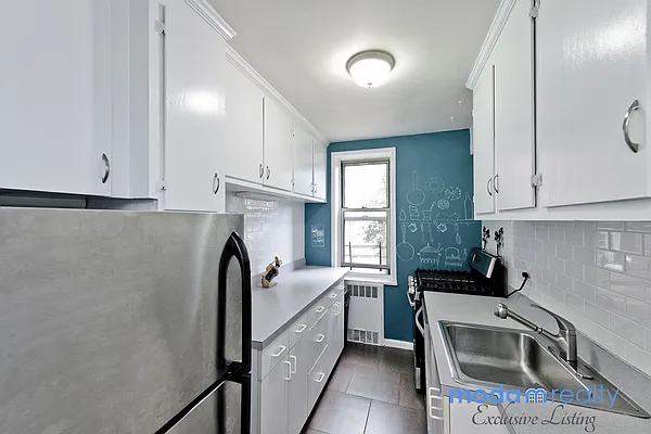 Sold by Moda Realty | media 19