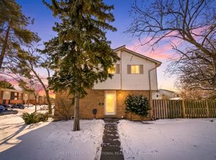 6540 Falconer Dr #30, Mississauga, ON L5N 1M1