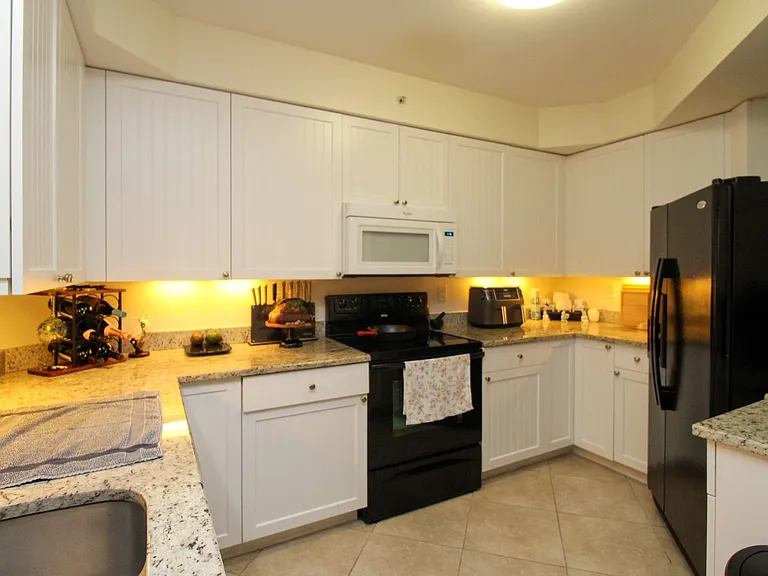 1100 Pine Ridge Rd #B-301 — Photo 20