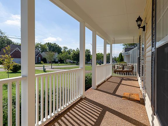 2nd image of 2823 Scoville Ln