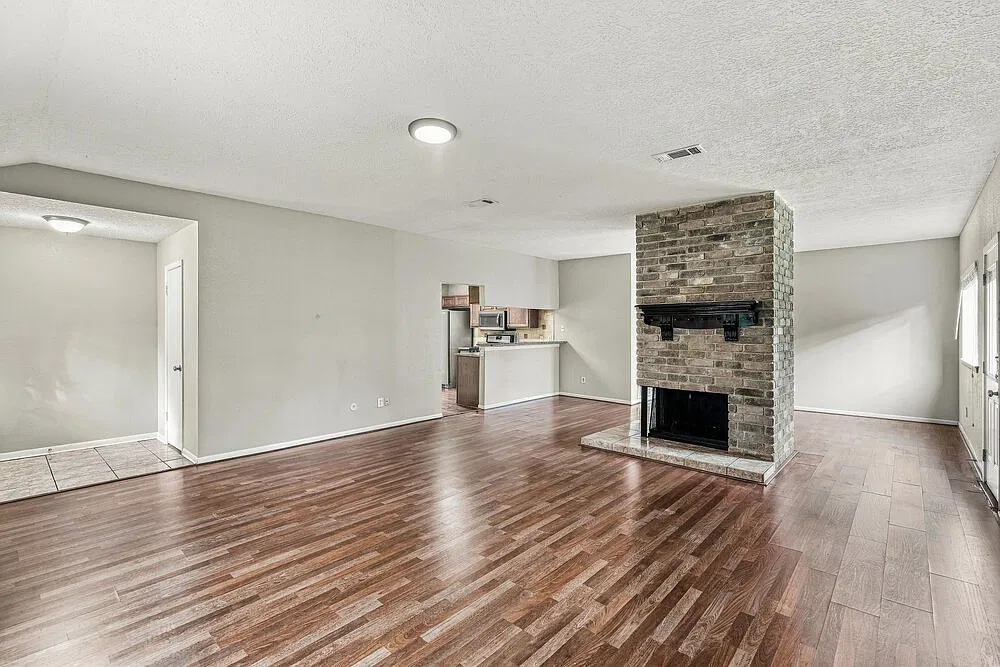 3 bed, 2.0 bath, 1696 sqft, $1,880 — Photo 4