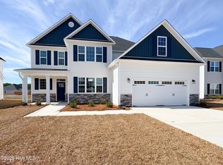 613 Carmel Dr, Sneads Ferry, NC 28460