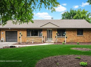 82 S Valley Rd, Glen Ellyn, IL 60137