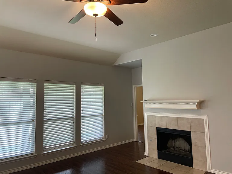 1208 Lazy Ln — Photo 8