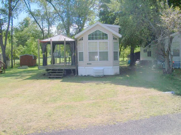 17/270 Woodhaven Dr E, Sublette, IL 61367