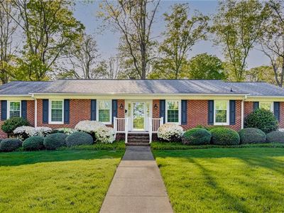 630 Quarterstaff Rd, Winston Salem, NC, 27104