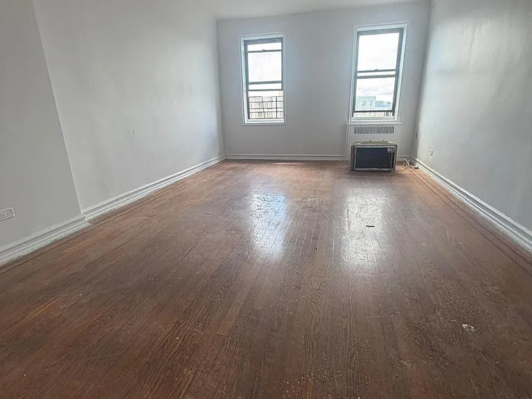 40-66 Ithaca St #5B — Photo 2