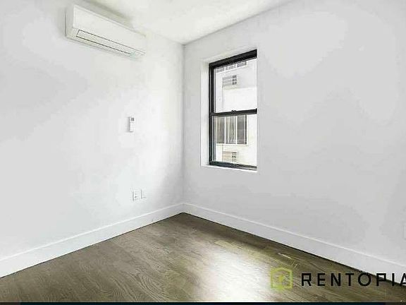 2nd image of 771 Lexington Ave #3V