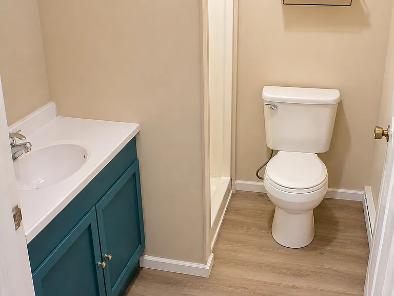 621 W Market St #1 — Photo 4