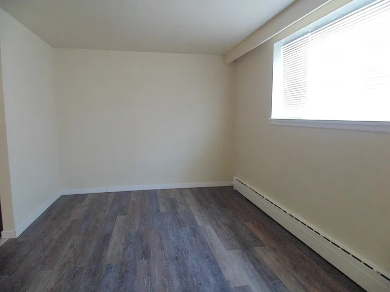 160 Johnson Ave W #1 — Photo 5