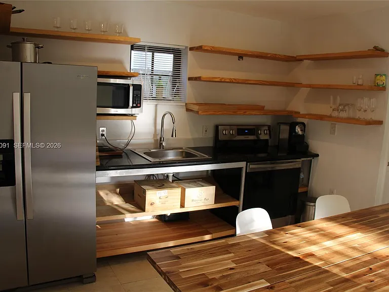 225 NW 59th St #B — Photo 5