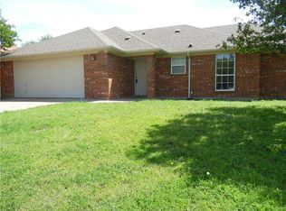 1434 Nottingham Dr, Kaufman, TX 75142