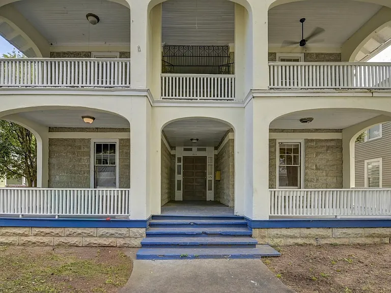 2210 Lincoln St #A — Photo 2