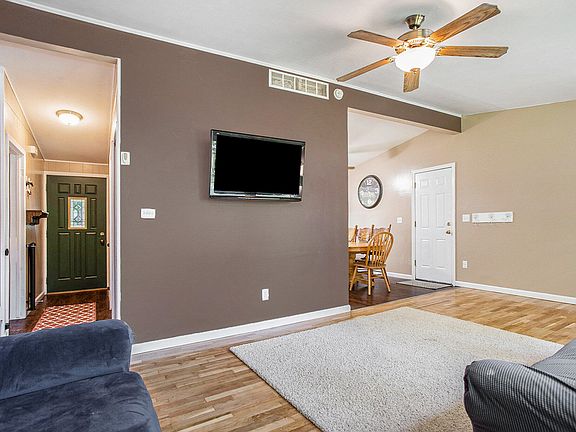 2nd image of 530 Sibley Ln