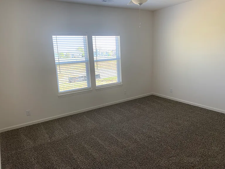 Avalon Bluffs — Photo 32