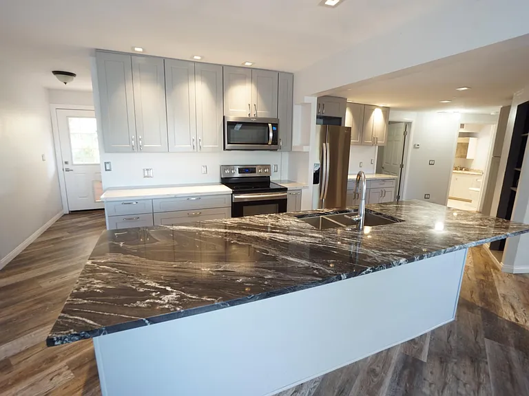 4903 E Virginia Ave — Photo 2