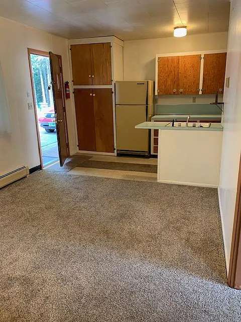1 bed, 300 sqft, $755 — Photo 2