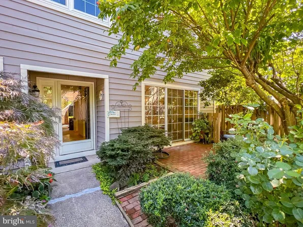 296 Copper Beech Dr, Blue Bell, PA 19422