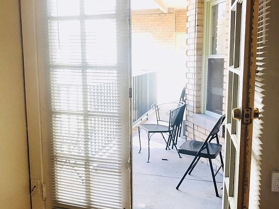 5th image of 1540 Logan St APT 25