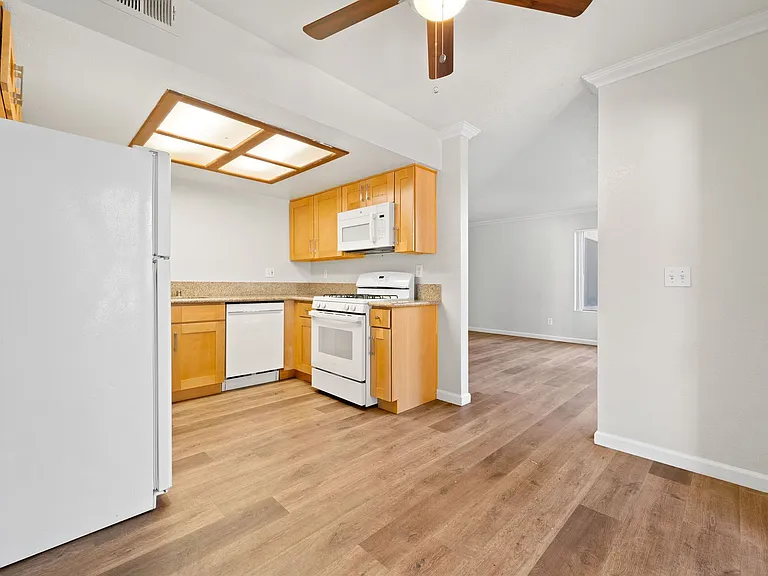 5025 Comanche Dr — Photo 11