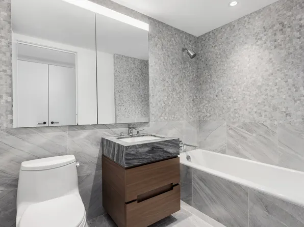 30 Riverside Boulevard image 14 of 18