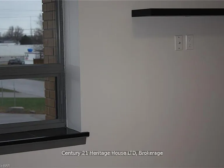 238 Bertie St #1 — Photo 13