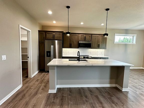 4th image of 9819 Keystone Dr
