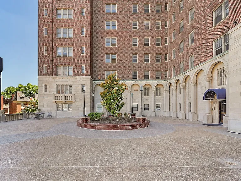 4406 McPherson Ave #4 — Photo 1