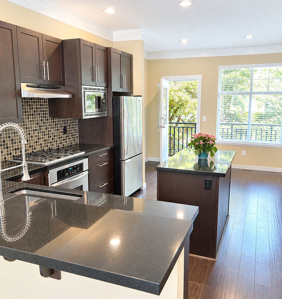 3 bed, 2.5 bath, 1475 sqft, $2,950 — Photo 1