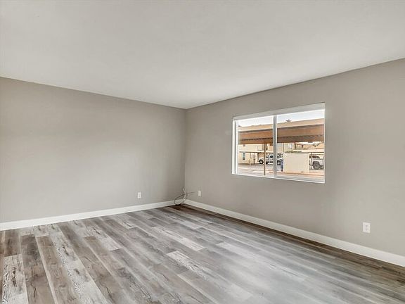 4th image of 260 W 8th Ave APT 124
