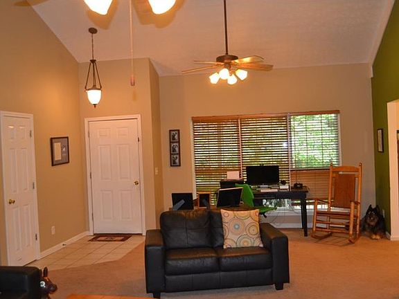4th image of 322 Shadow Hills Ln