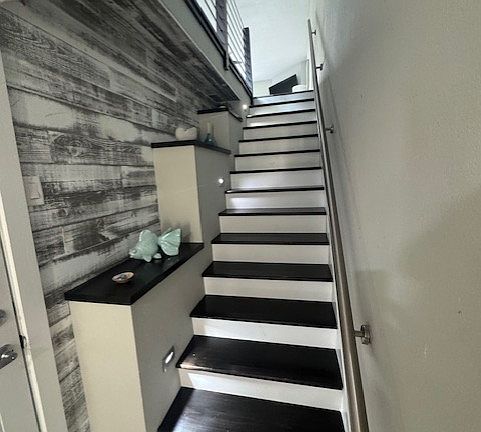 4th image of 120 1st St E APT 109