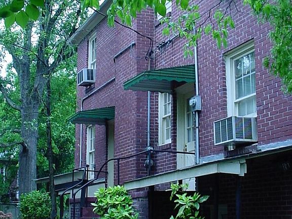 Back showing entrance to apt