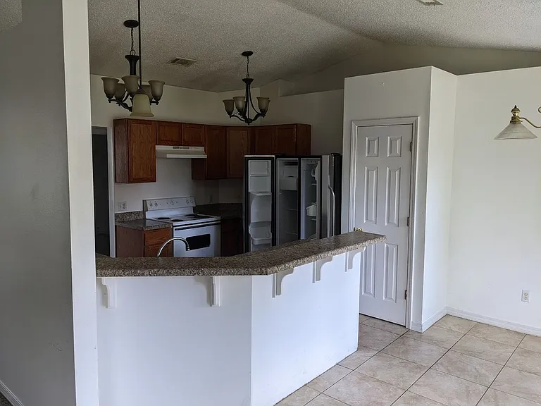 2823 Atoka Trl — Photo 9