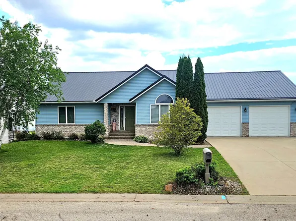 213 Park Dr, Lewiston, MN 55952