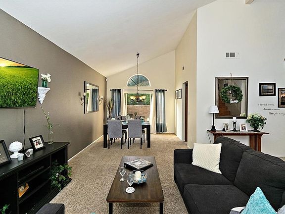 5th image of 7564 River Run Ct