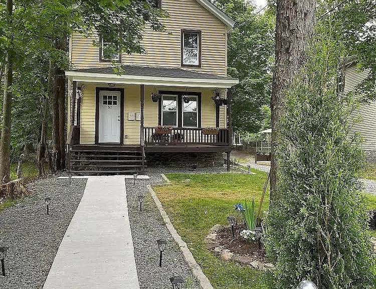 57 Clinton Ave #A