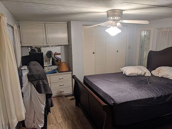 5th image of 902 N Colonial Cir #902