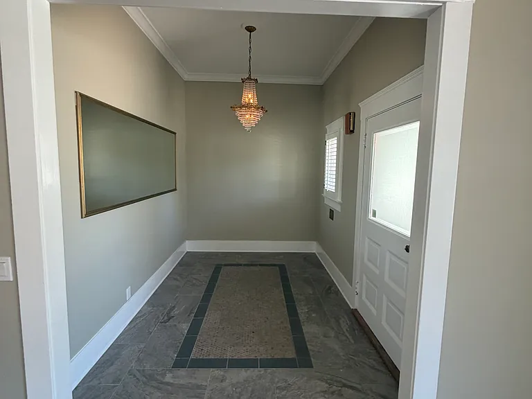 Foyer Entry way (11x8)