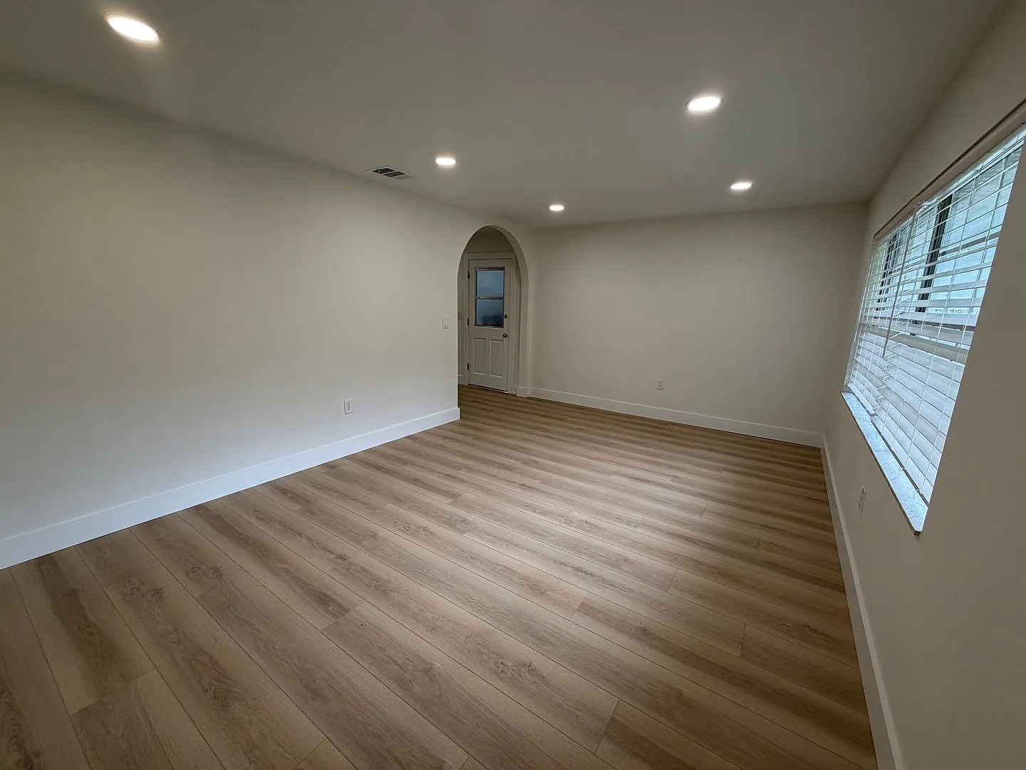 Newly Renovated 2 -Bedroom 1 Bath Home for rent in Lakeland, FL. — Photo 2