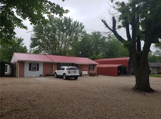 606 E North St, Westport, IN 47283